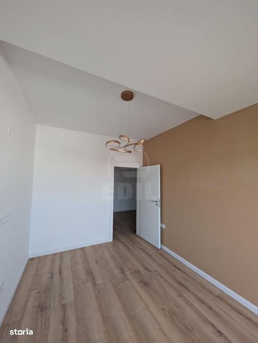Apartament 3 camere semidecomandat zona Eroilor