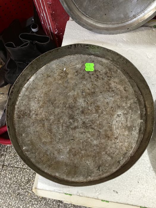 Медни тави цените са написани на всяка