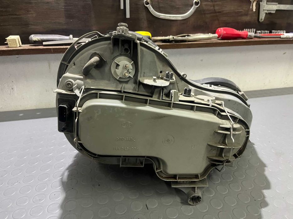 Ляв фар за Mercedes E-class W210 (преди фейс)