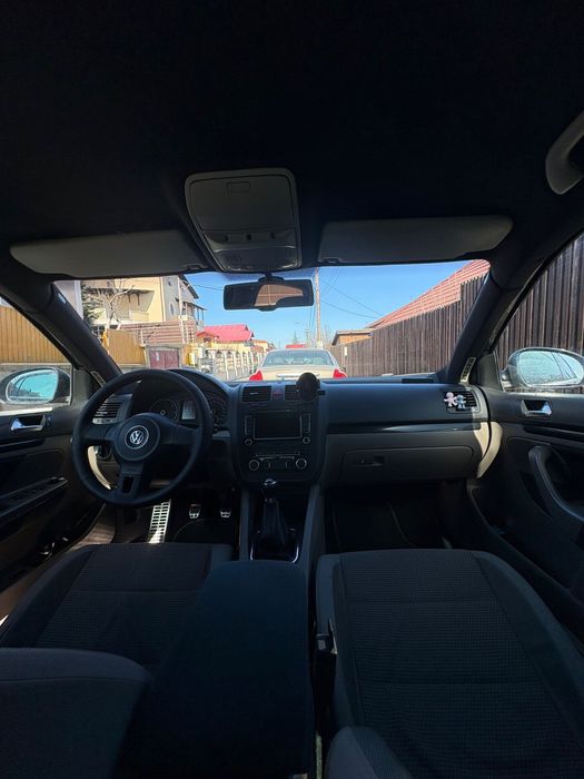 VW Jetta 2010 1.6 Diesel - Fara probleme, investitii recente