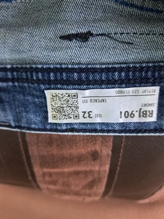 Pantaloni scurti Replay impecabili