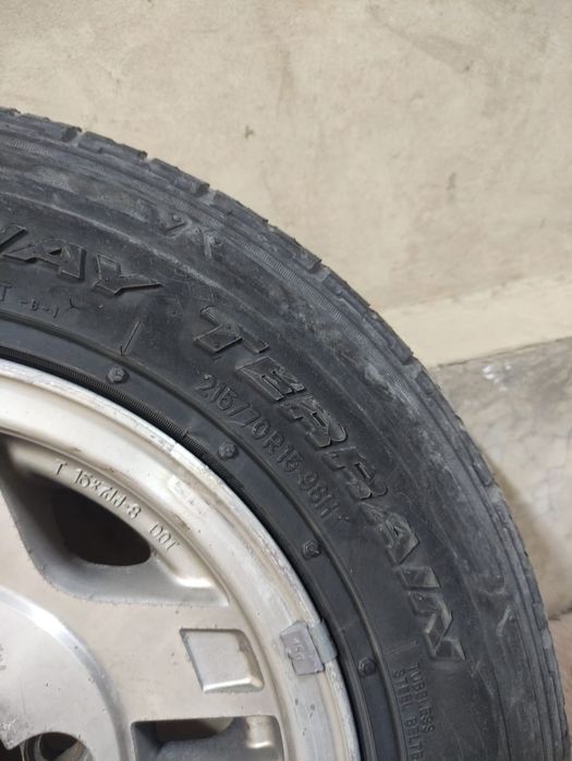 Продам  всесезонные шины