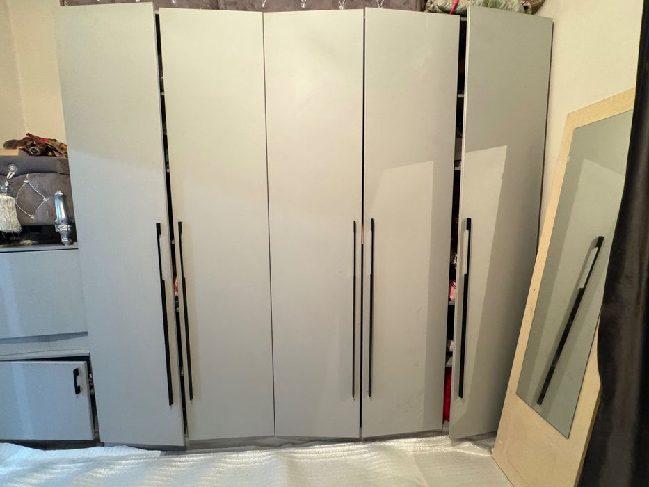 Спальный гарнитур