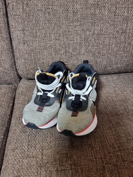 Adidasi nike air  max nr 38