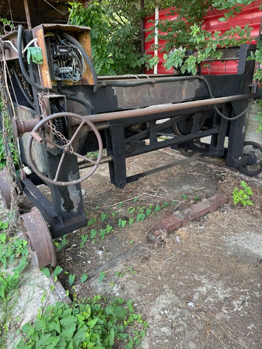 Vand gater si circular debitat material lemnos