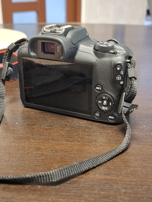 Camera foto Canon R100 + obiectiv 18-45mm, ca nou