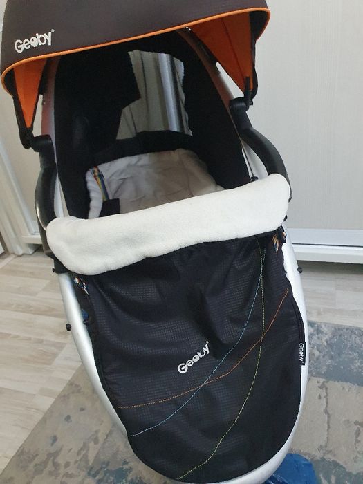 Продам коляску Geoby