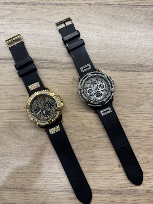 Часовник с кристали GUESS