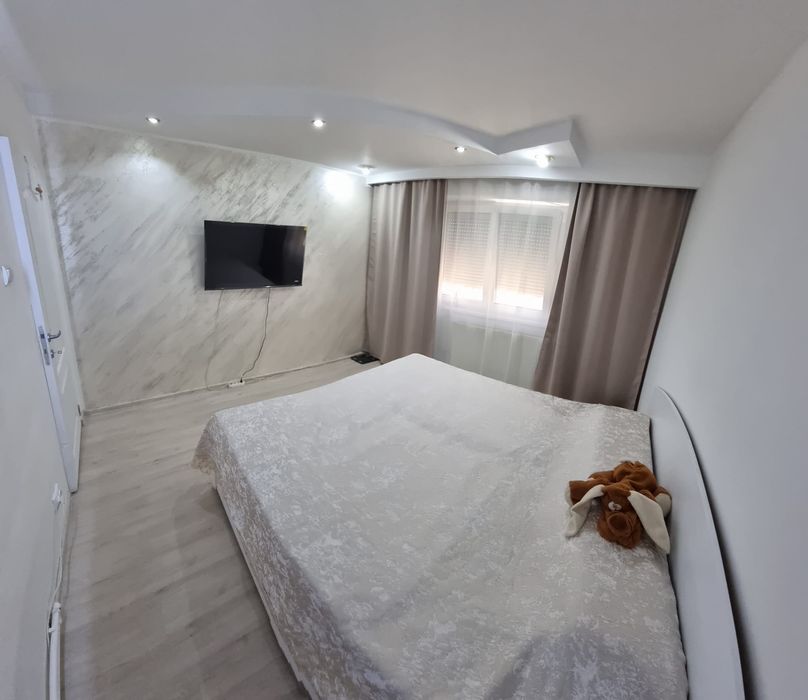 Apartament 3 camere de vânzare