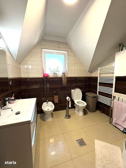 Casa 270mp cu 5 ari teren zona- Sarmas mobilata utilata 269.000eur neg