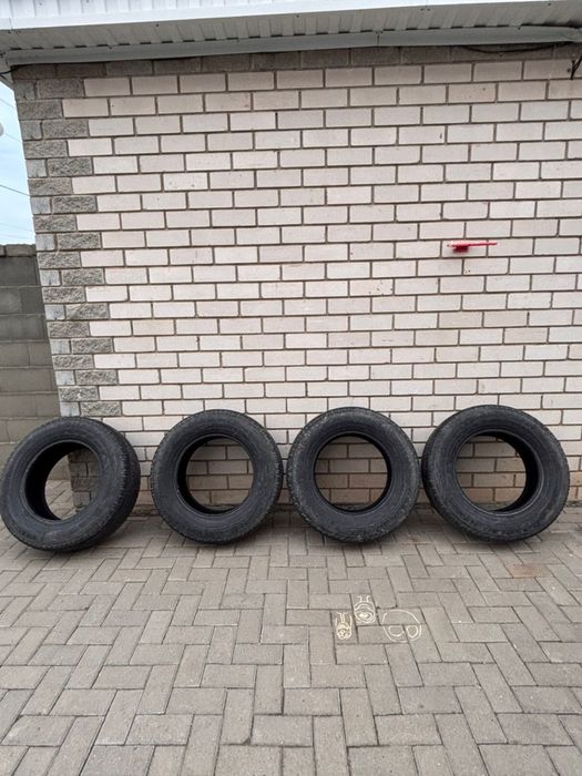 Продам шины на Тойота прадо 120 ( зимние липучка)  и летние