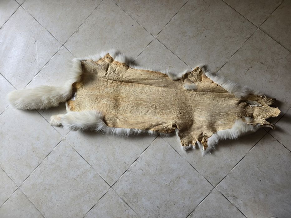 Килими от естествена агнешка кожа и лисица