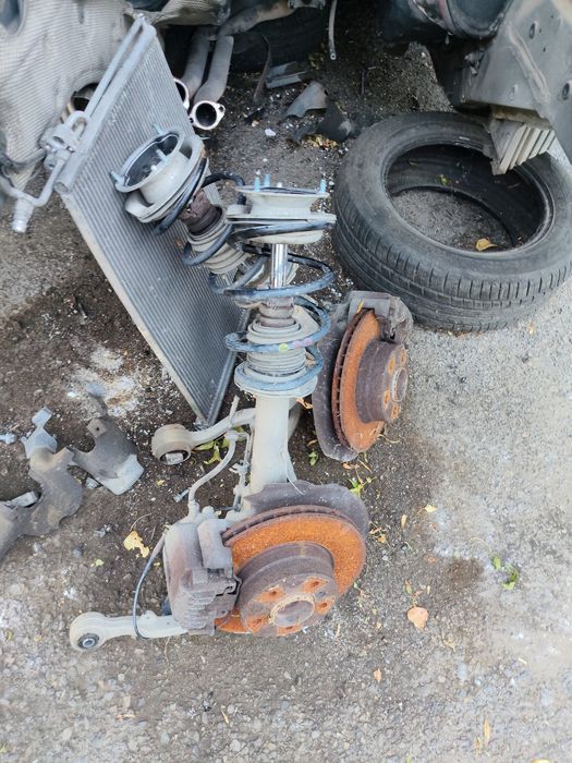 Предни шенкели главини БМВ е60 е61 525