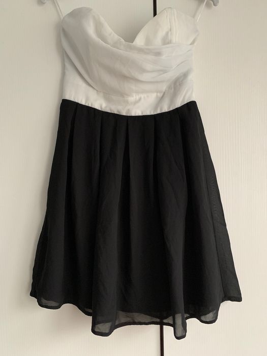 Официална черно-бяла рокля