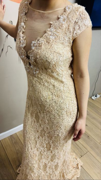 Продам платье свадебные