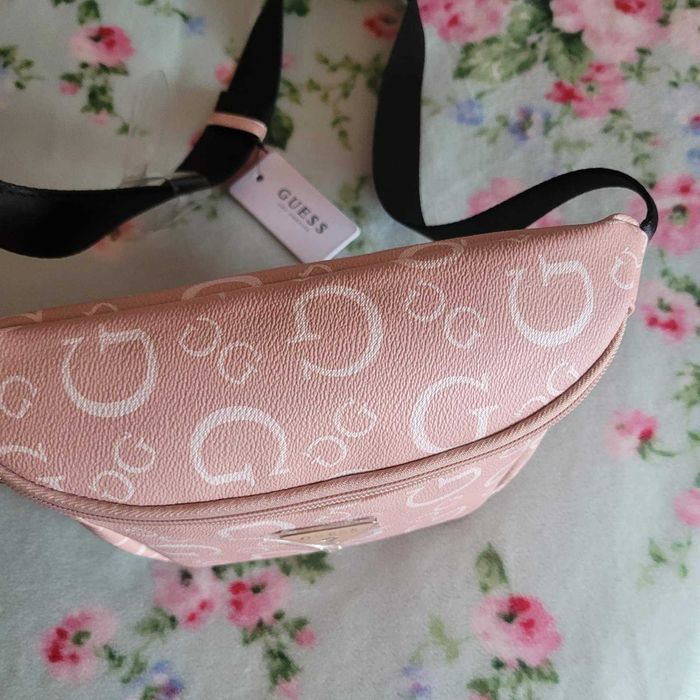Guess чисто нова чанта за кръст