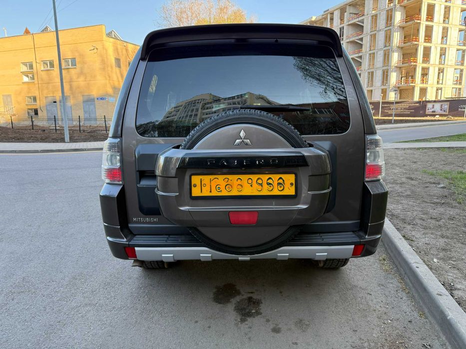 Mitsubishi Pajero 2011 г.
