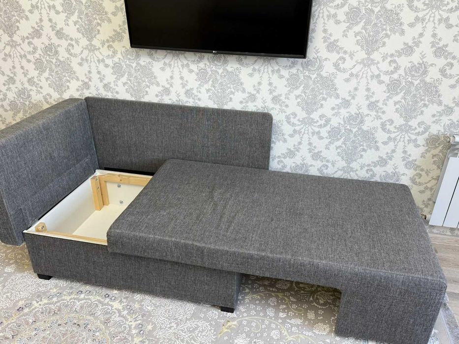 Диван IKEA в хорошем состоянии