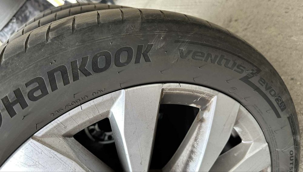 Летни Гуми Hankook Ventus Evo Suv 235/50/19 6мм DOT0225