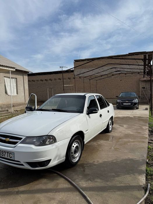 Nexia 2 sotiladi srochniy