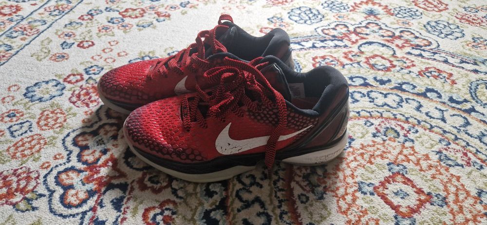 Продам кроссовки