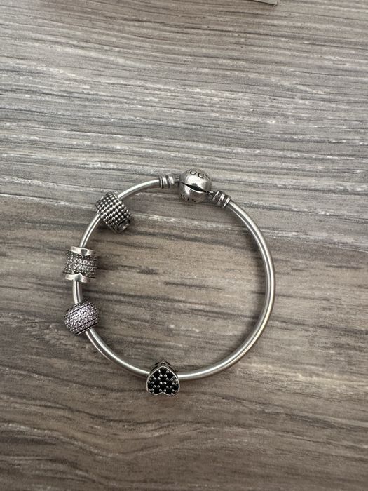 Гривничка Pandora с талисмани