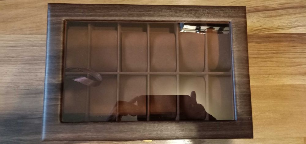 Луксозна кутия за съхранение на 12 часовника от изкуствена кожа