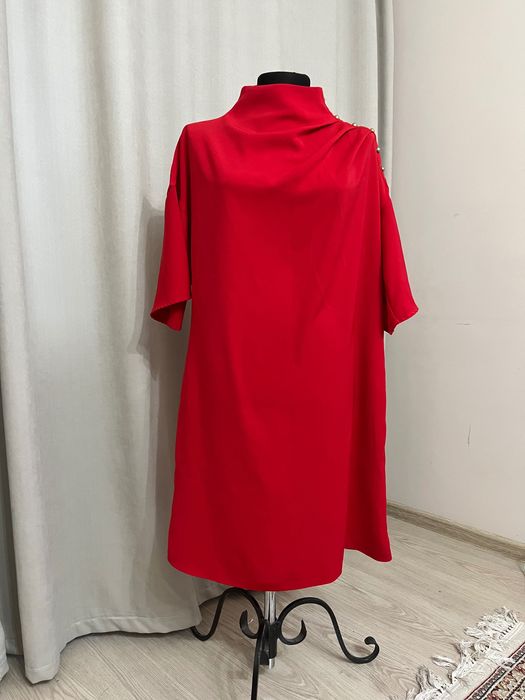 "Красная роскошь: Вечерние платья на вкус.