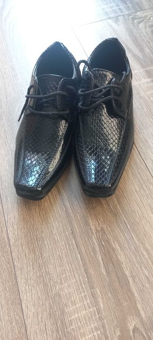 Pantofi de  lac   copii