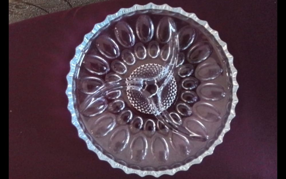 Стеклянная менажница.