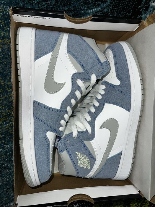 Jordan 1 Retro High OG Hyper Royal