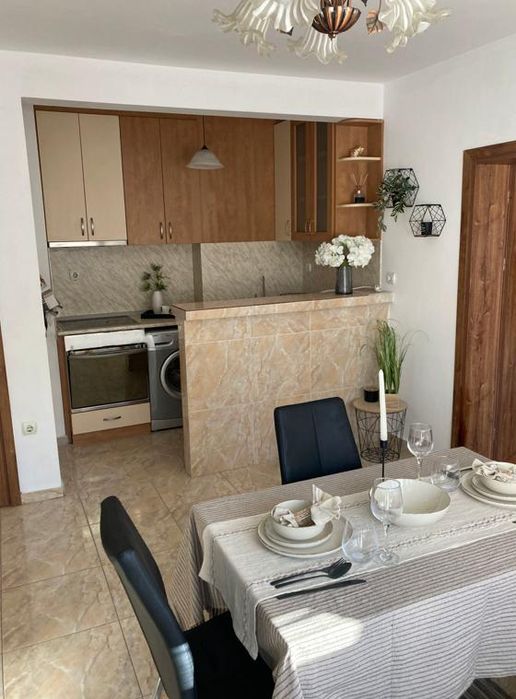 Дава се под наем Тристаен апартамент в Пловдив, Младежки Хълм - 75 кв.м за 500 € - Снимка #1