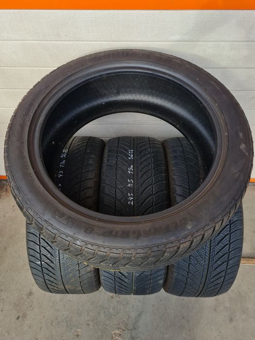 Зимни гуми 4 броя GOODYEAR UltraGrip8 245 45 R19