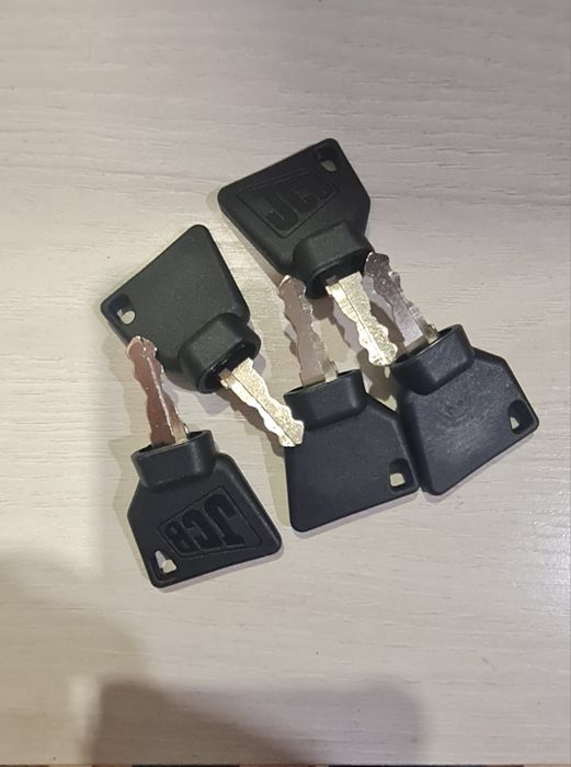 Продам комплекты ключей