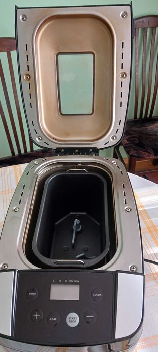 Хлебопекарна Gorenje с 2 бъркалки