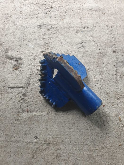 Sapa de foraj cu lame