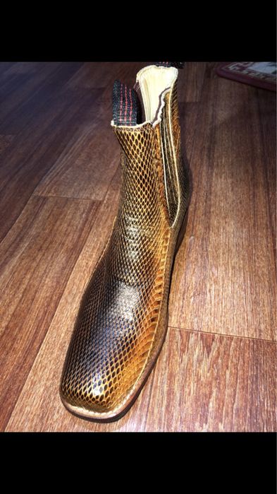 Продаю питоновые сапожки