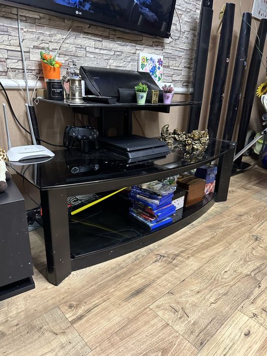 Продам полку под телевизор