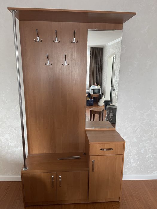 Продам прихожая шкаф