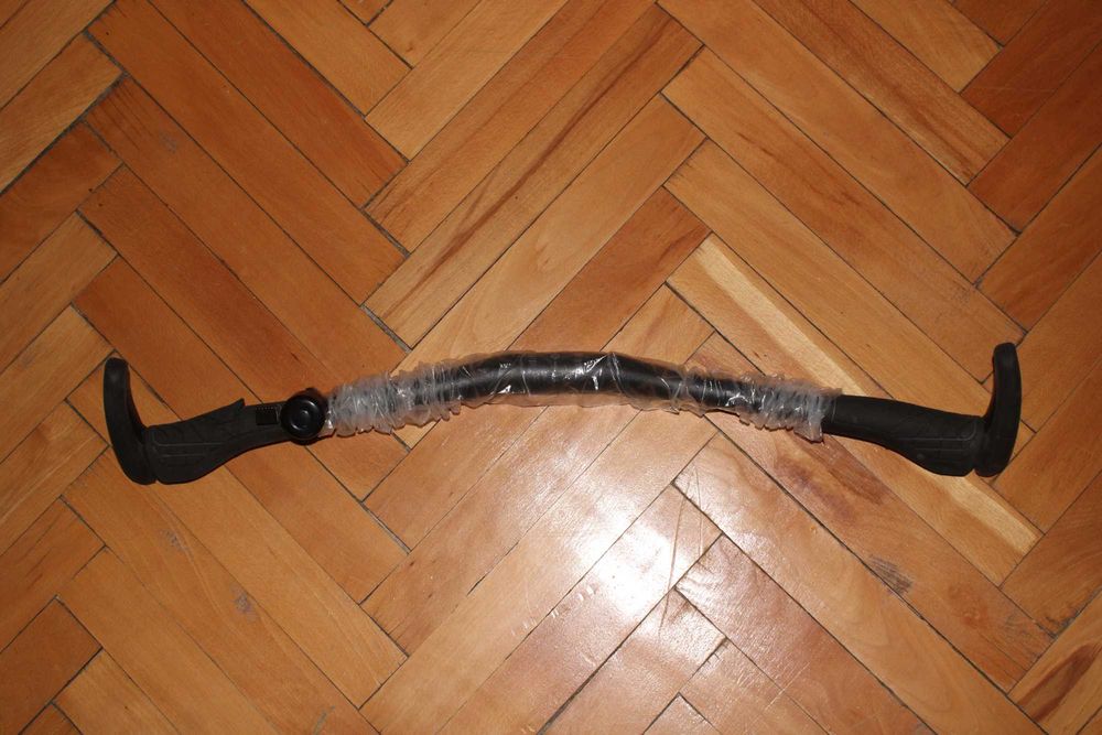 Оригинално хибридно велосипедно кормило, черно