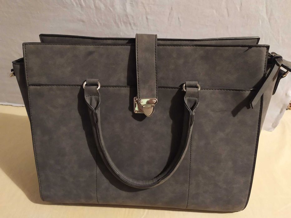 Дамска чанта марка PRIMARK ,луксозна ,немска- нова