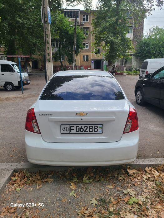 Shoshilin  2012yil oq 10% kiraska matan benzin