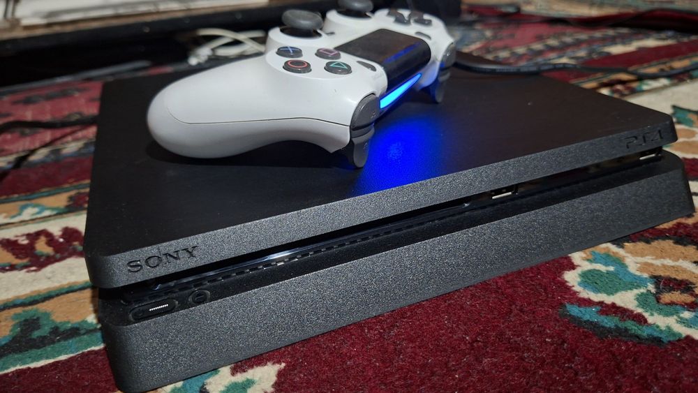 Playstation 4 slim 9.60 goldhen