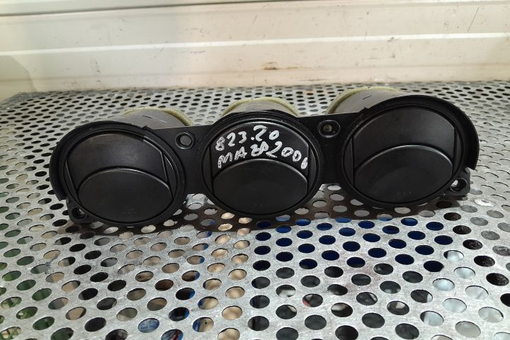 Grila ventilatie bord centru Mazda 6 GG [facelift] [2005 - 2007] wago