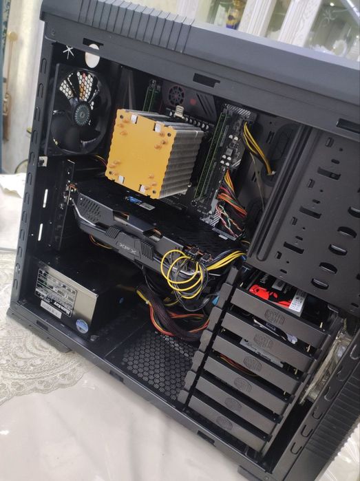 Продается компьютер

Конфиг:
X99 Titanium D4 + Xeon E5-267
