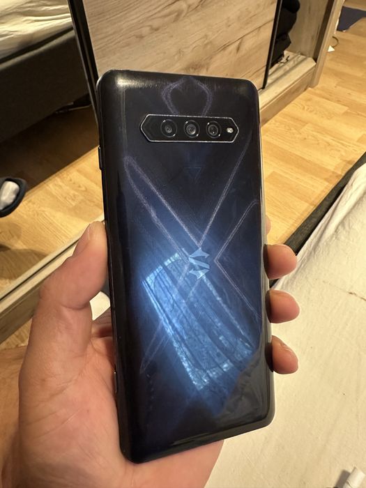 Vand schimb Xiaomi Black Shark 4