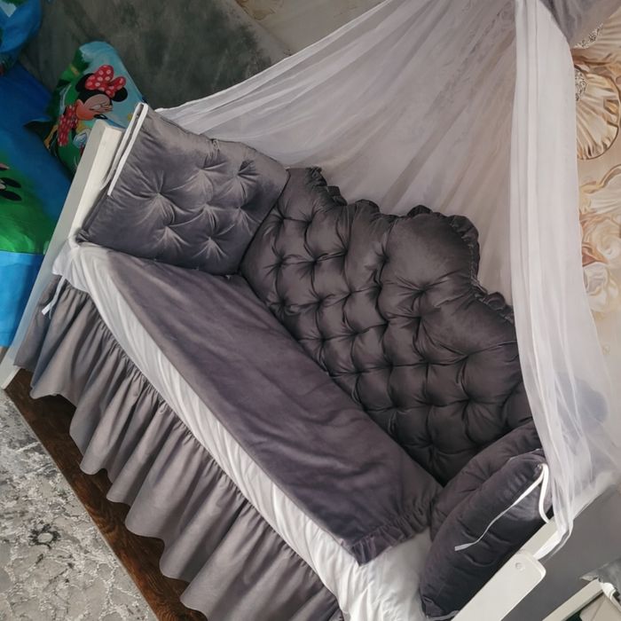 Pat pentru copii cu baldacin