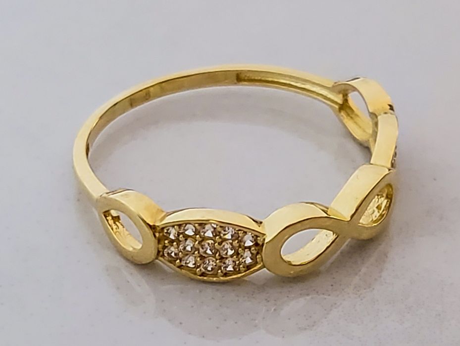 Inel din aur 14K model Infinit cu pietre semiprețioase albe