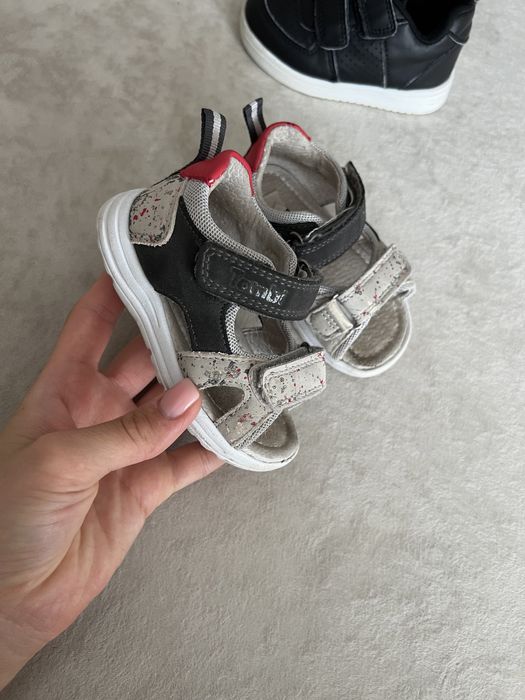 Сандали детские 20 размер