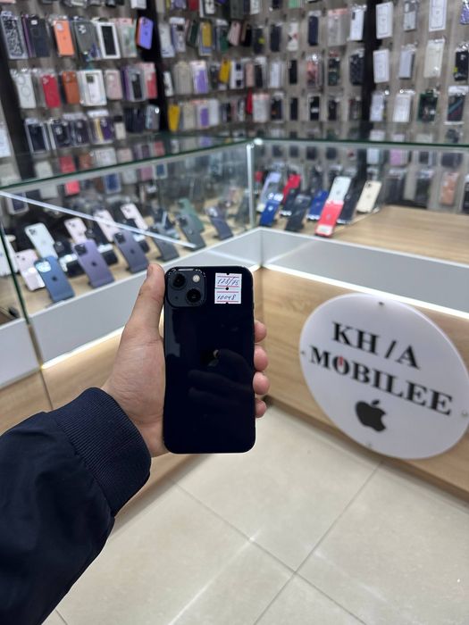 Iphone 13.         .